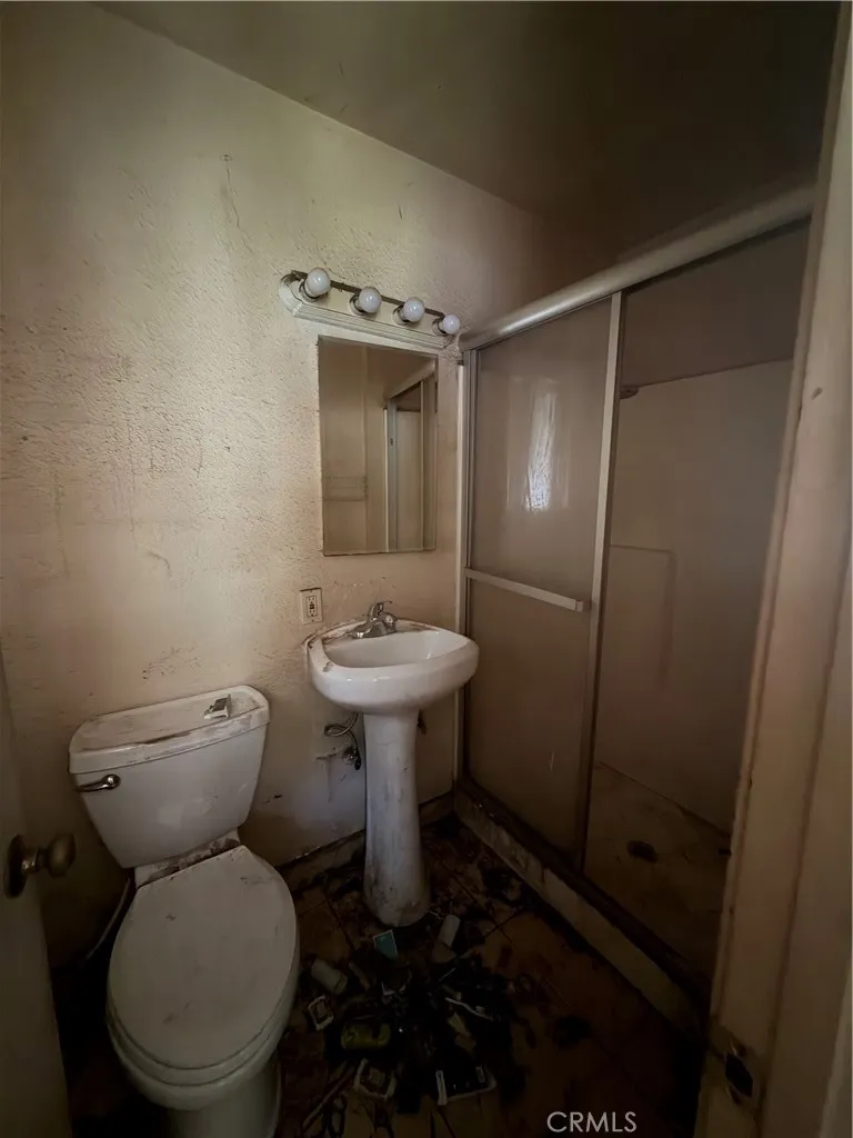14762 Masterson Magalia, CA 95954