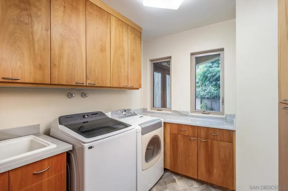 2247 El Amigo Rd Del Mar, CA 92014
