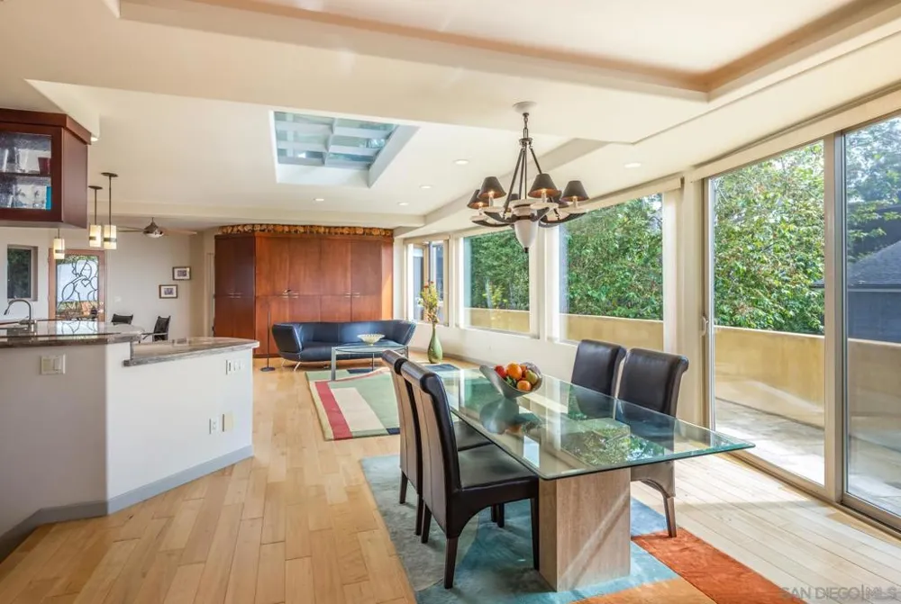 2247 El Amigo Rd Del Mar, CA 92014