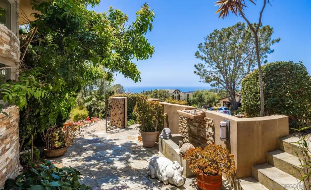 2247 El Amigo Rd Del Mar, CA 92014