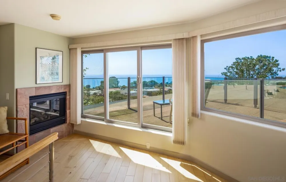 2247 El Amigo Rd Del Mar, CA 92014