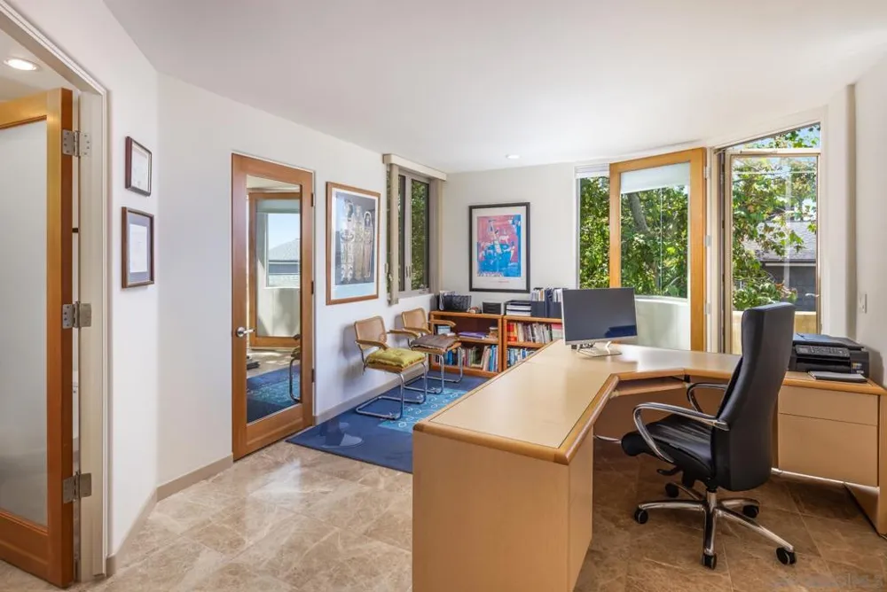2247 El Amigo Rd Del Mar, CA 92014