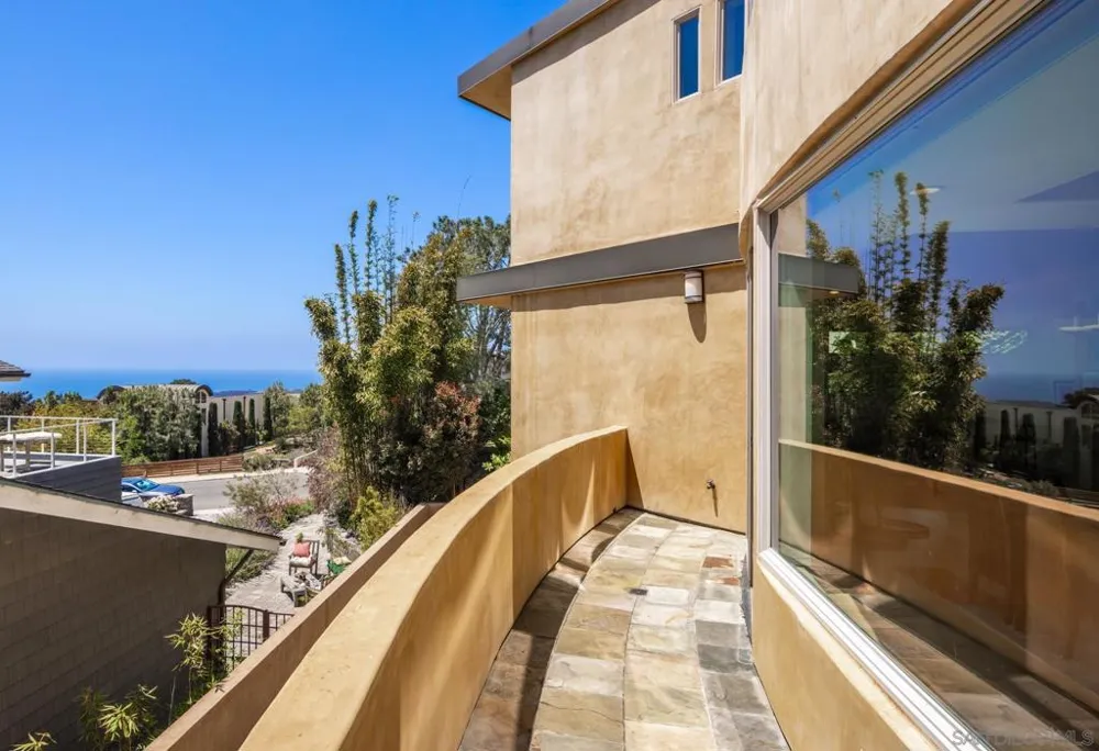 2247 El Amigo Rd Del Mar, CA 92014