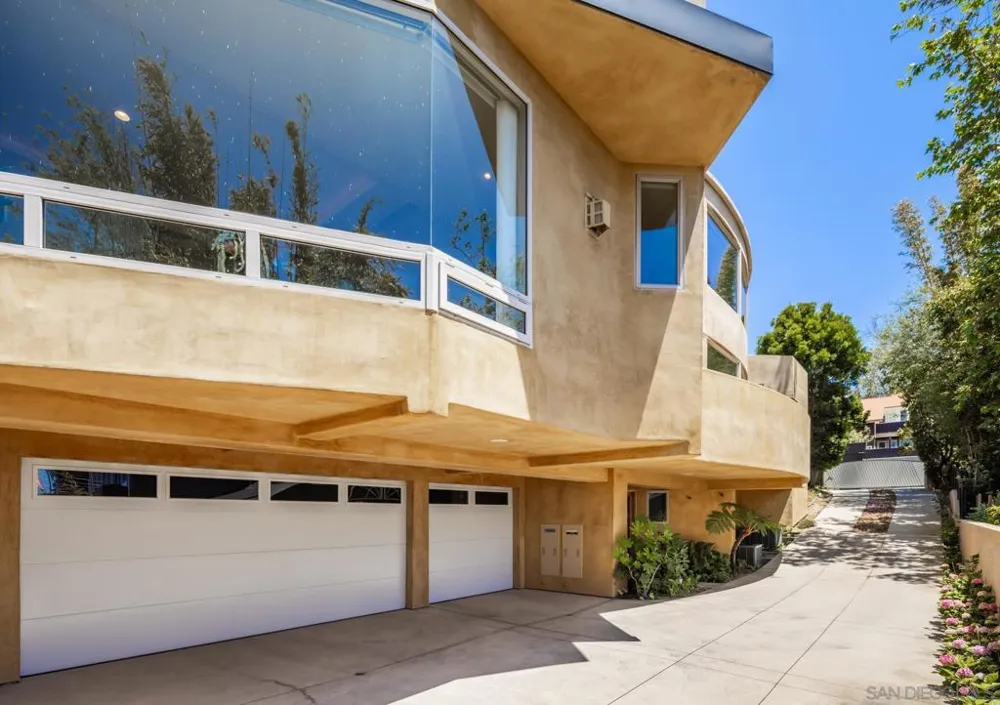 2247 El Amigo Rd Del Mar, CA 92014