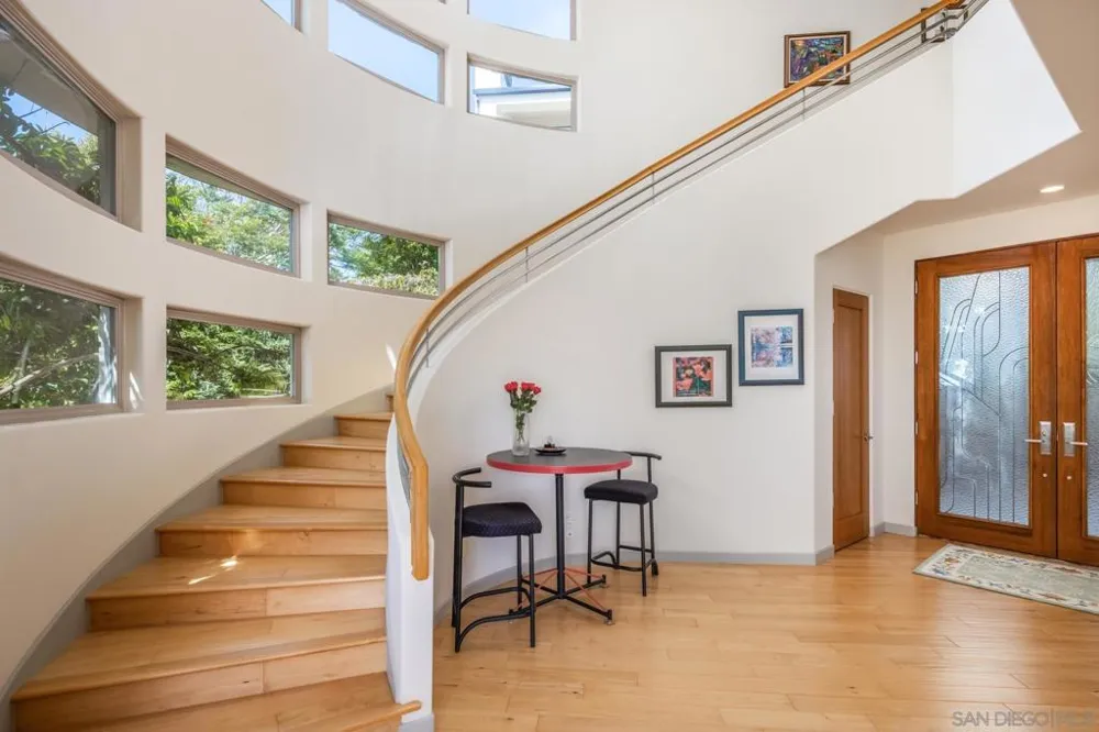 2247 El Amigo Rd Del Mar, CA 92014