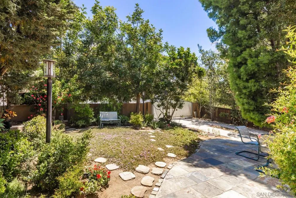 2247 El Amigo Rd Del Mar, CA 92014