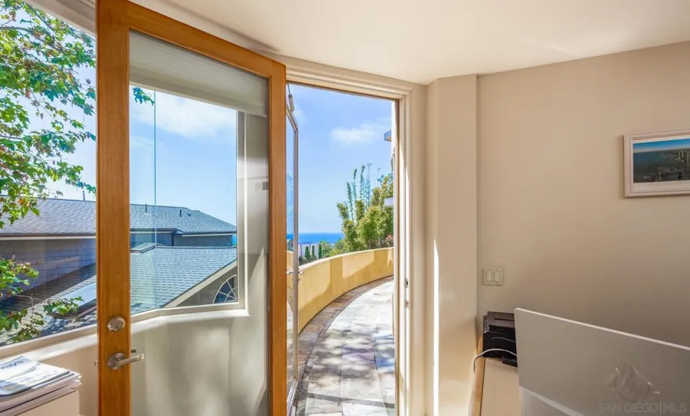 2247 El Amigo Rd Del Mar, CA 92014
