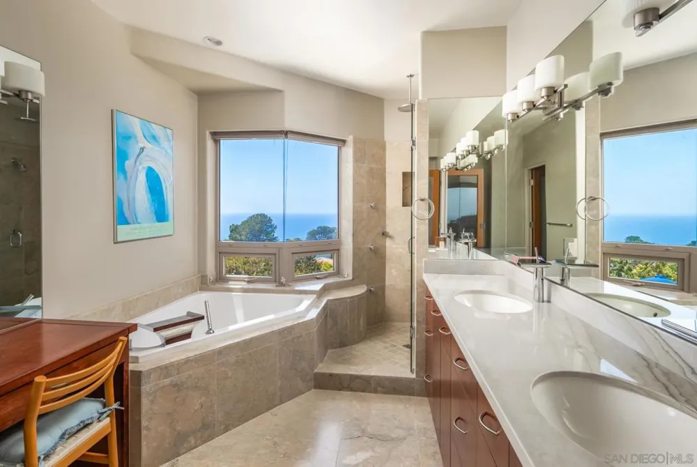 2247 El Amigo Rd Del Mar, CA 92014