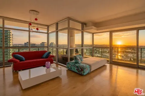 13700 Marina Pointe Drive #1401
