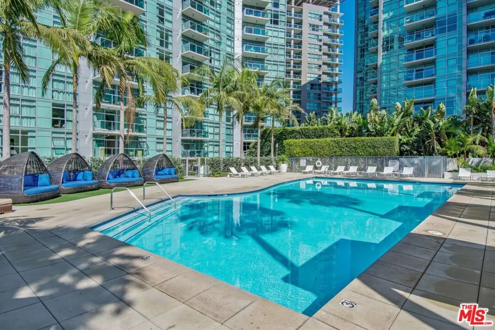13700 Marina Pointe Drive #1401 Marina del Rey, CA 90292