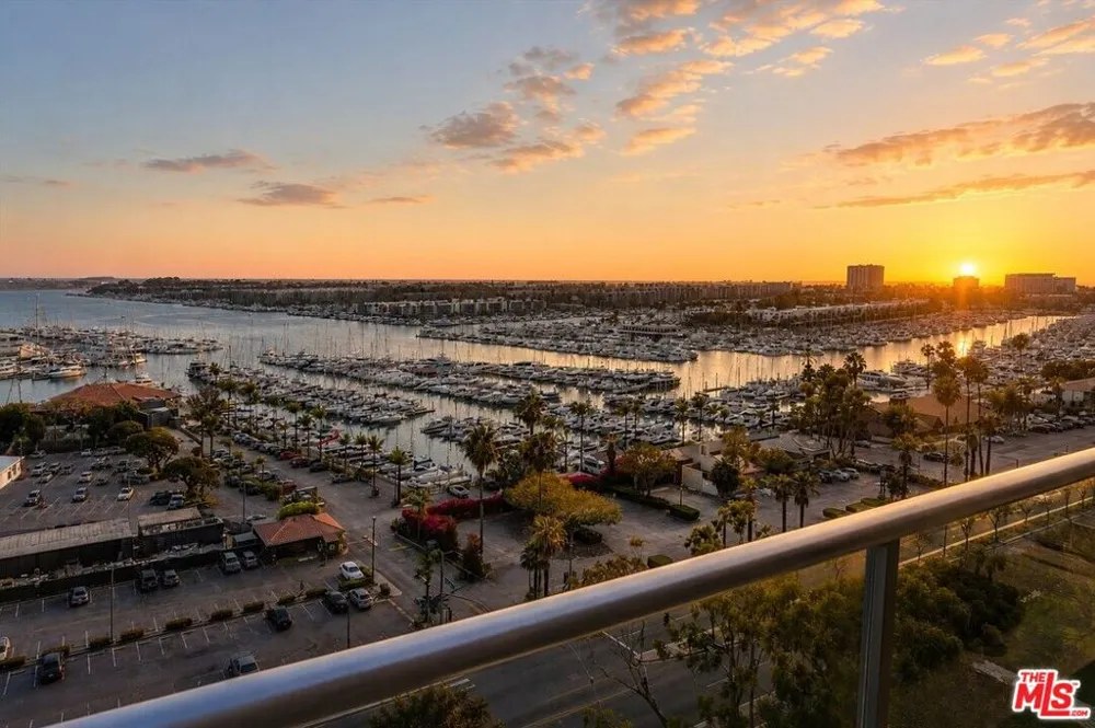 13700 Marina Pointe Drive #1401 Marina del Rey, CA 90292