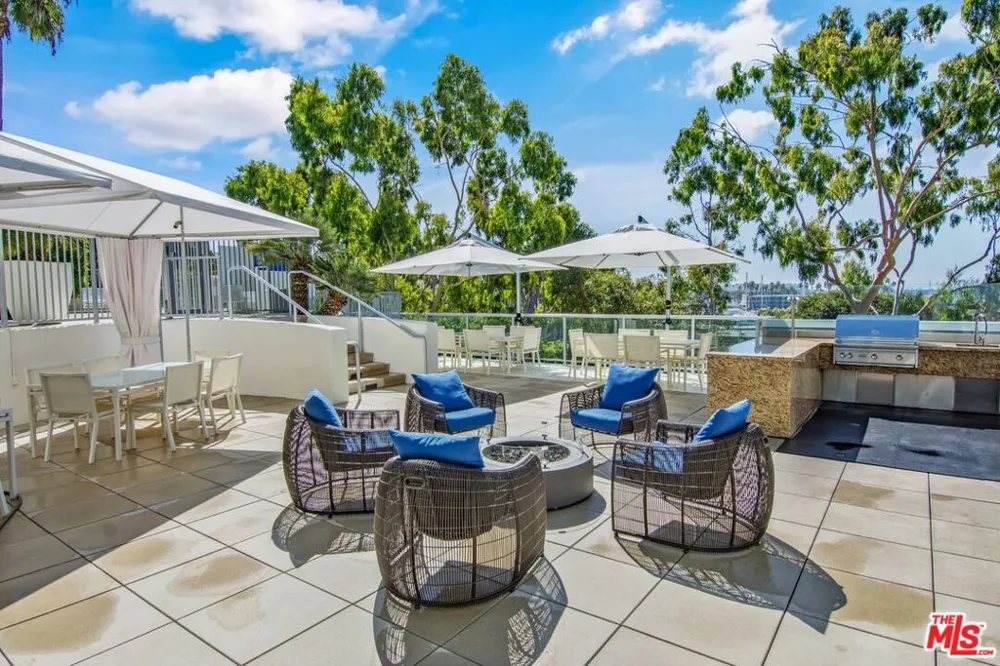 13700 Marina Pointe Drive #1401 Marina del Rey, CA 90292