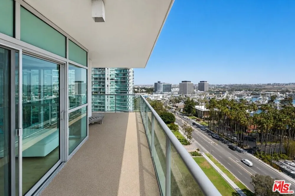 13700 Marina Pointe Drive #1401 Marina del Rey, CA 90292