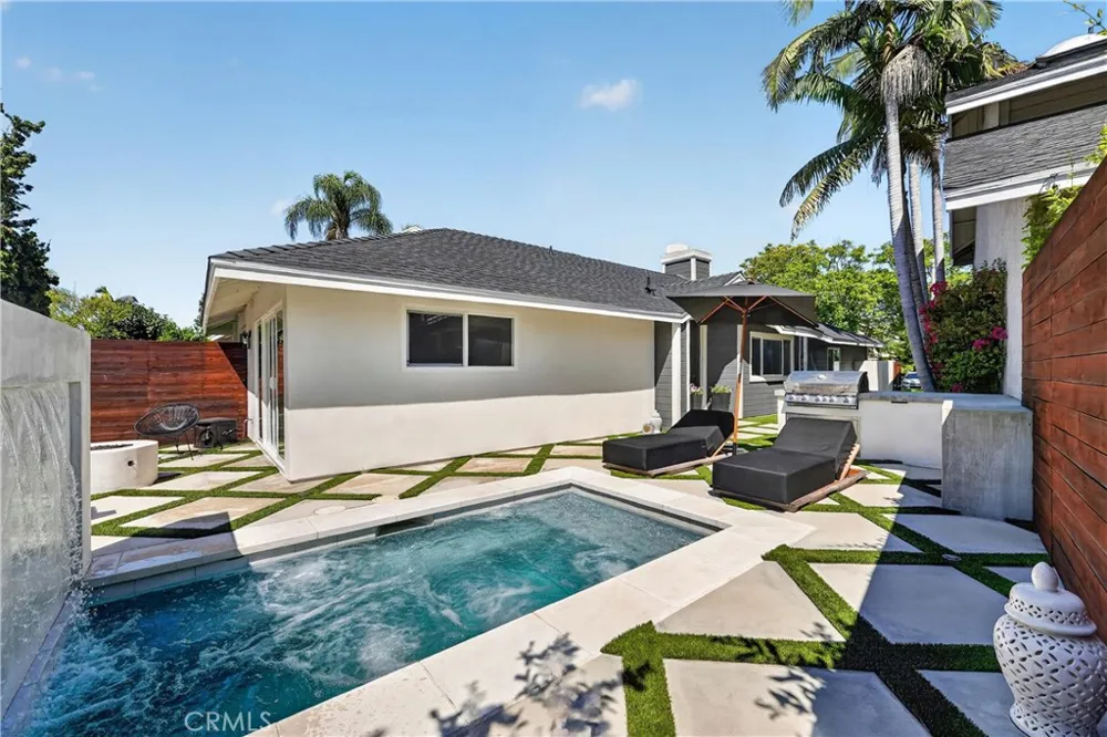 16 Deer Creek Lane Laguna Hills, CA 92653
