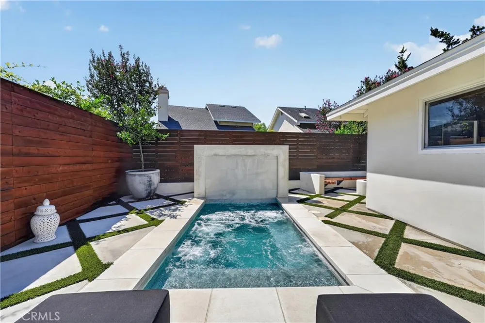16 Deer Creek Lane Laguna Hills, CA 92653