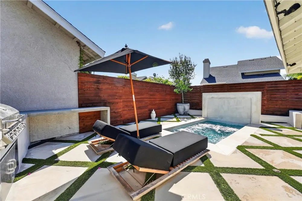 16 Deer Creek Lane Laguna Hills, CA 92653