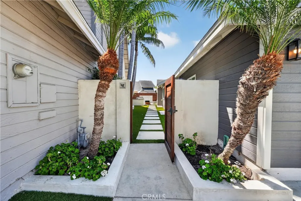 16 Deer Creek Lane Laguna Hills, CA 92653
