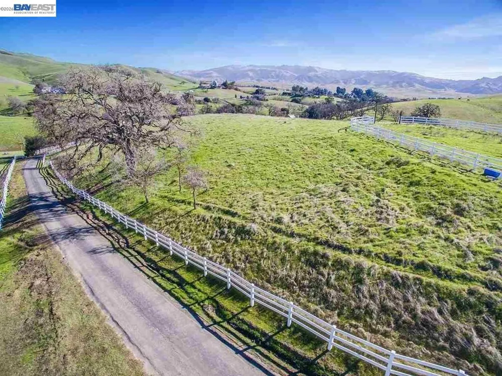 3329 Little Valley Rd Sunol, CA 94586