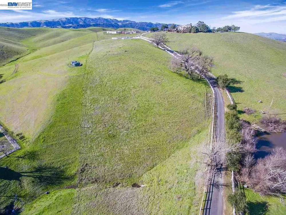 3329 Little Valley Rd Sunol, CA 94586
