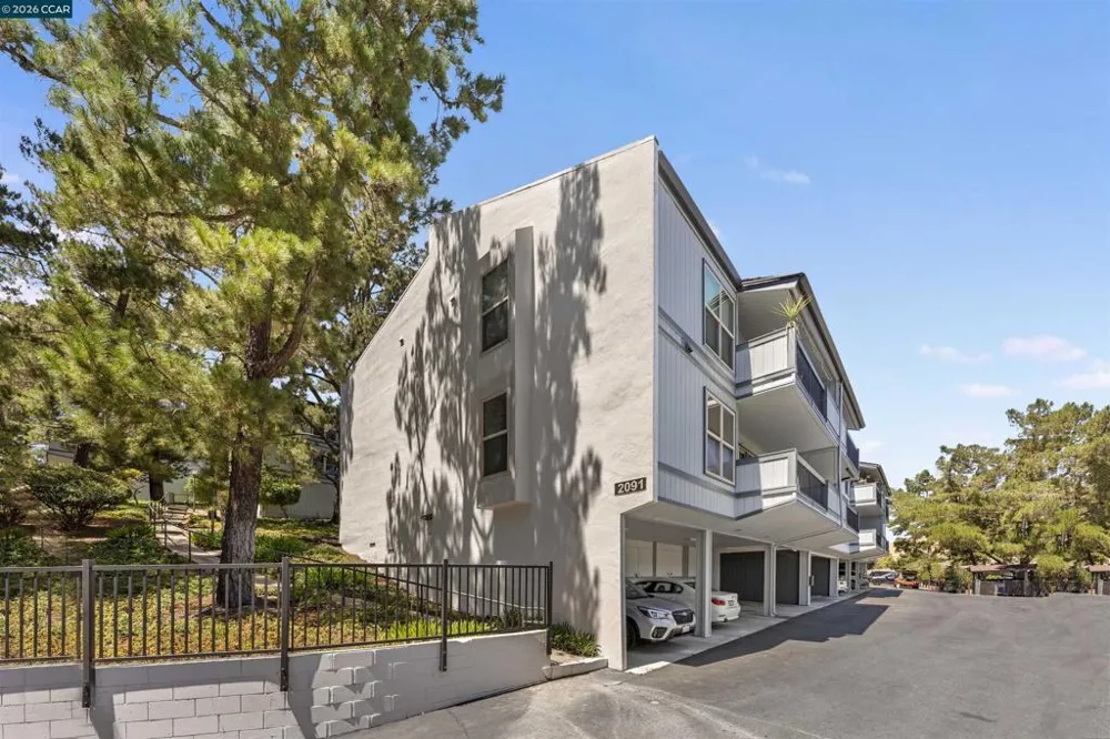 2091 Ascot Dr. #130 Moraga, CA 94556