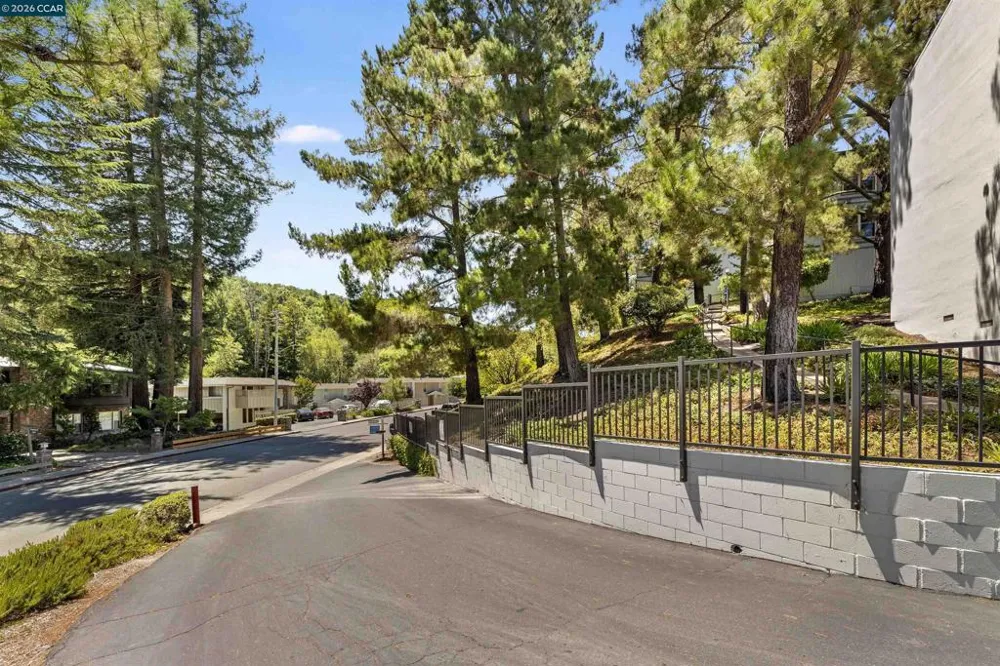 2091 Ascot Dr. #130 Moraga, CA 94556