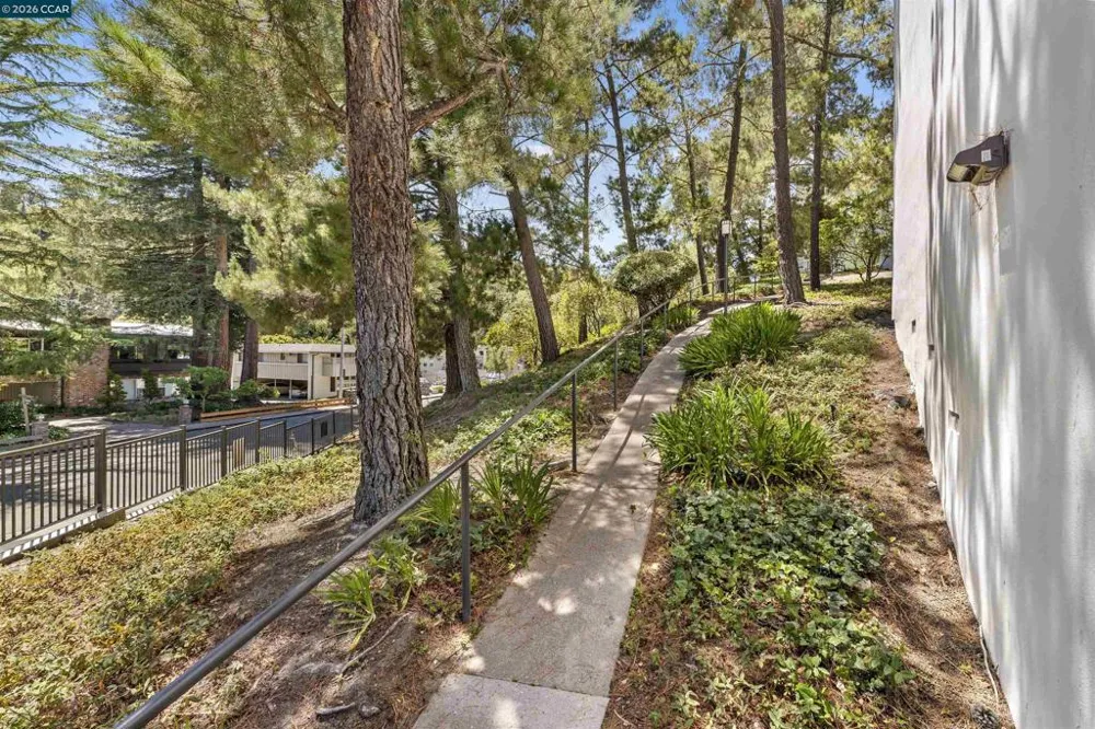 2091 Ascot Dr. #130 Moraga, CA 94556