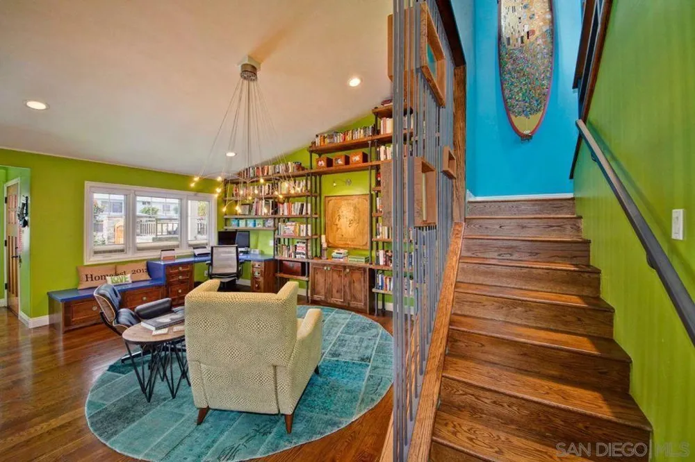 332 N Sierra Ave Solana Beach, CA 92075