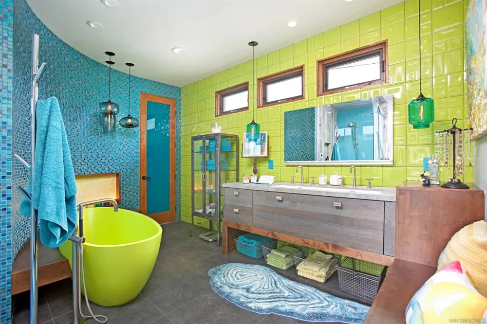 332 N Sierra Ave Solana Beach, CA 92075