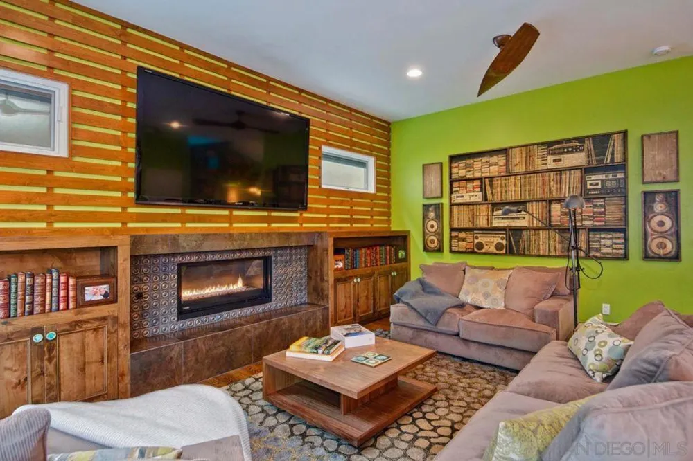 332 N Sierra Ave Solana Beach, CA 92075