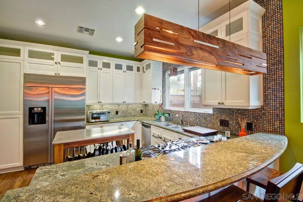 332 N Sierra Ave Solana Beach, CA 92075