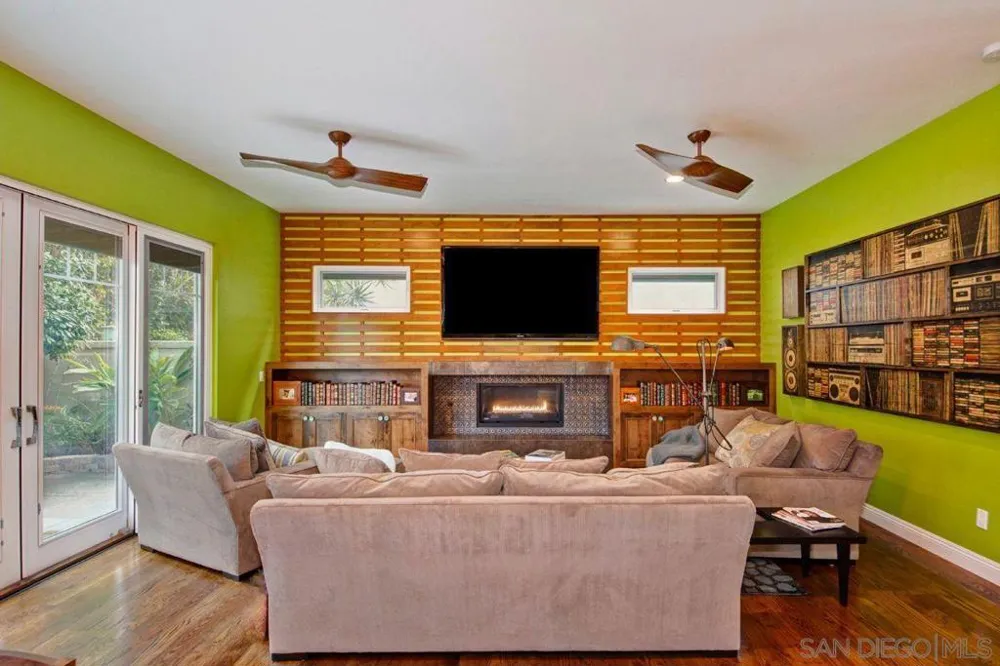 332 N Sierra Ave Solana Beach, CA 92075