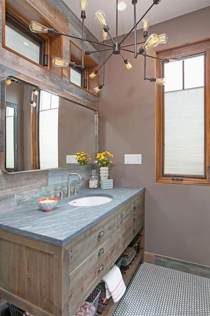 332 N Sierra Ave Solana Beach, CA 92075