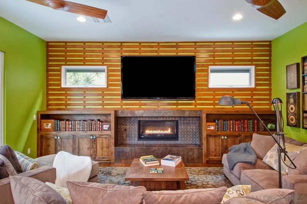 332 N Sierra Ave Solana Beach, CA 92075