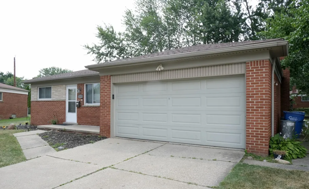 32155 Columbus Drive Warren, MI 48088