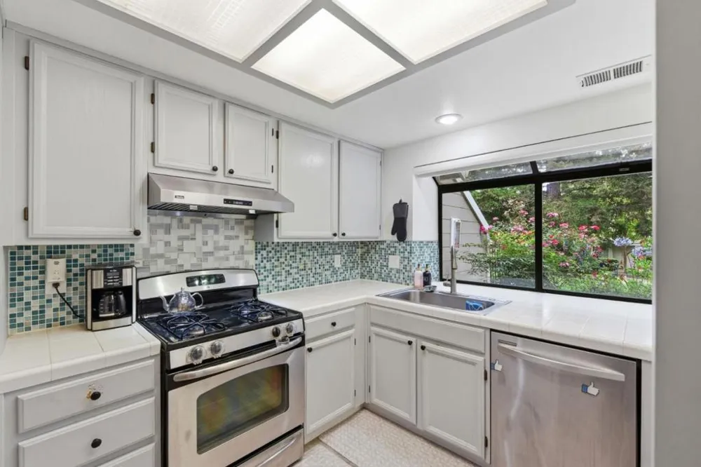 2561 Yerba Bank San Jose, CA 95121