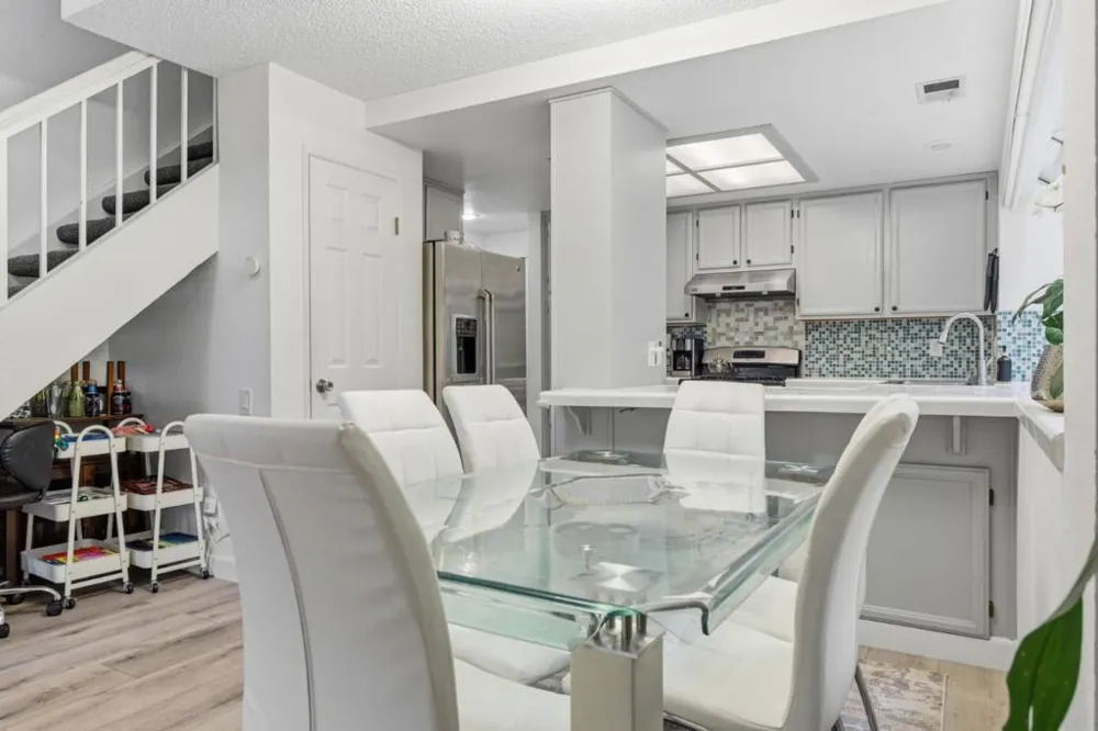 2561 Yerba Bank San Jose, CA 95121