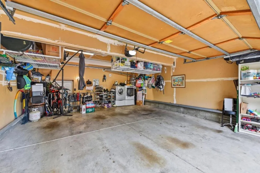 2561 Yerba Bank San Jose, CA 95121