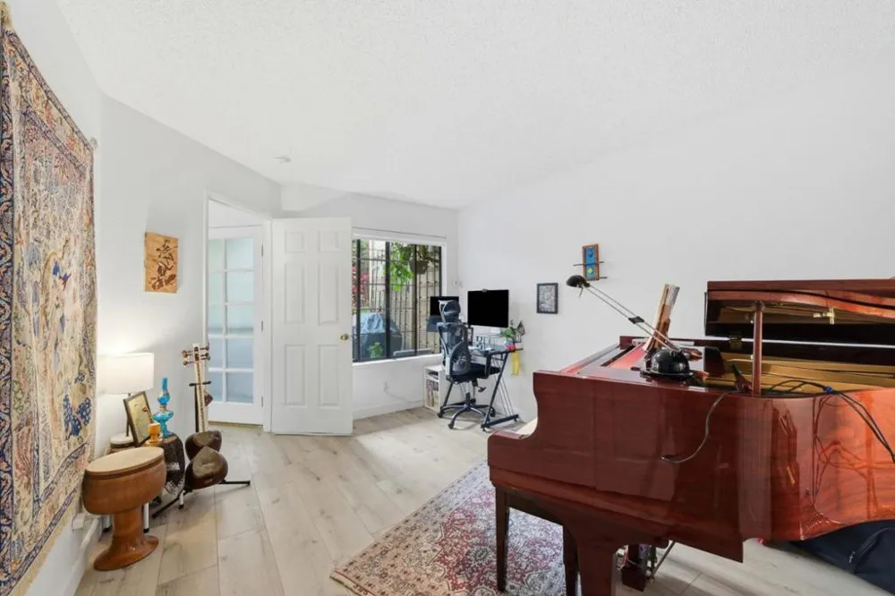 2561 Yerba Bank San Jose, CA 95121