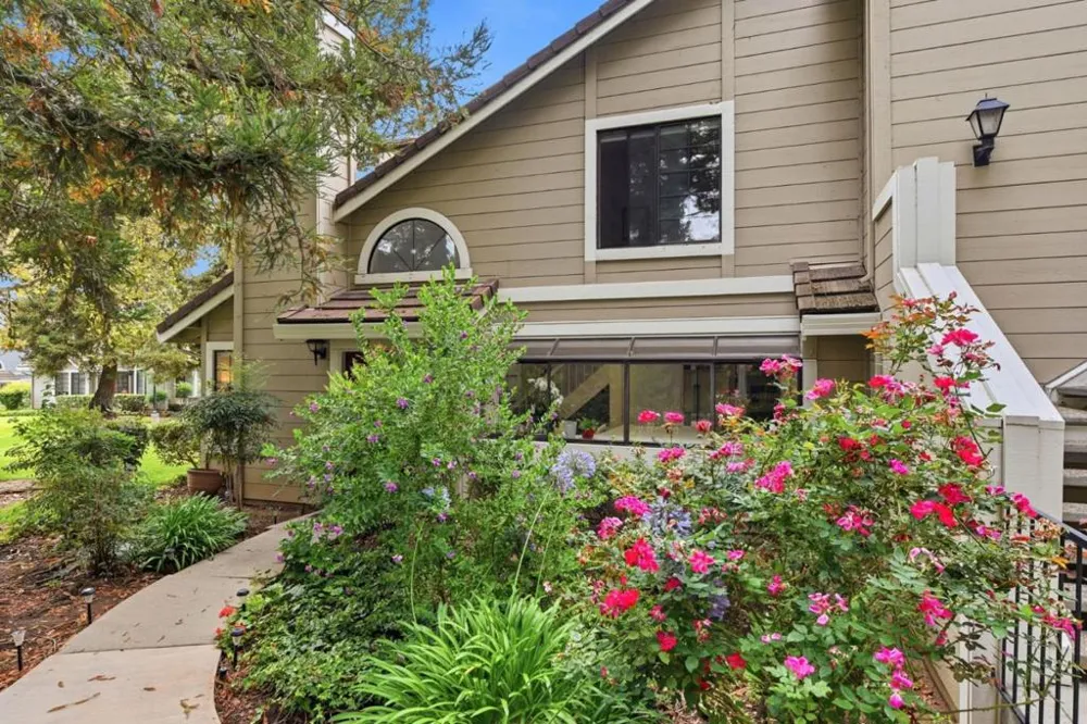 2561 Yerba Bank San Jose, CA 95121