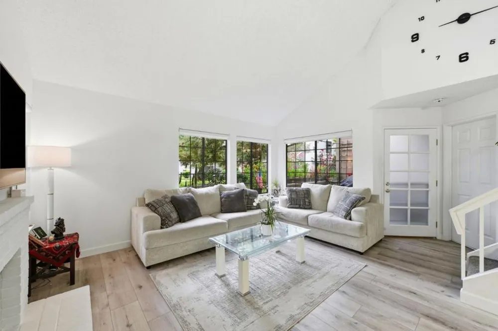 2561 Yerba Bank San Jose, CA 95121