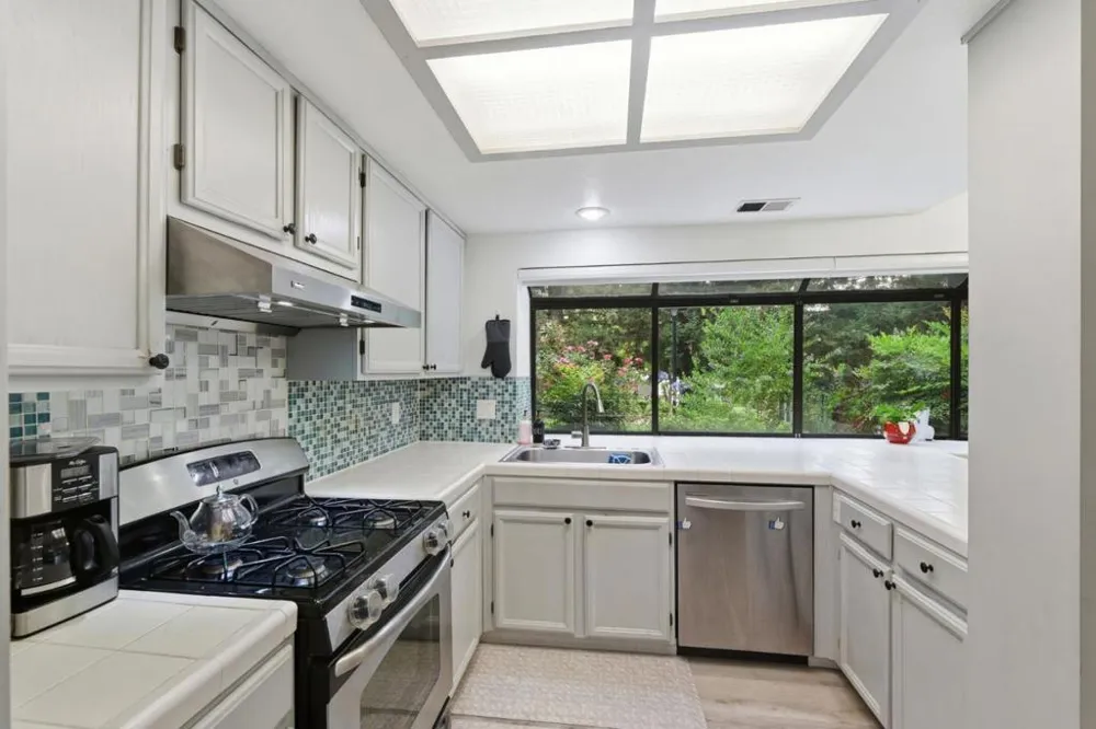 2561 Yerba Bank San Jose, CA 95121