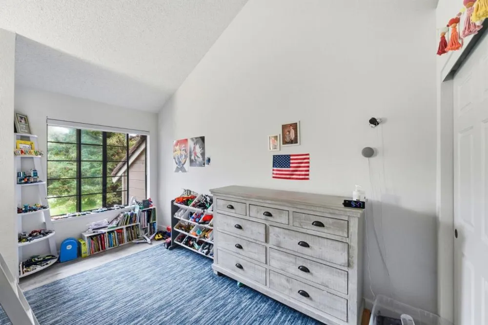 2561 Yerba Bank San Jose, CA 95121