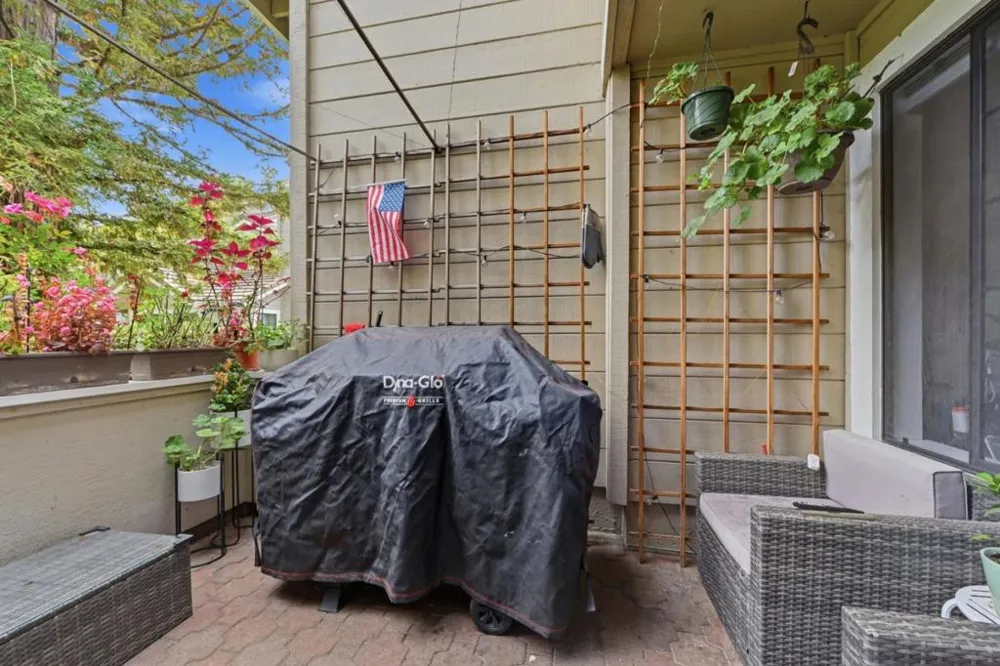 2561 Yerba Bank San Jose, CA 95121