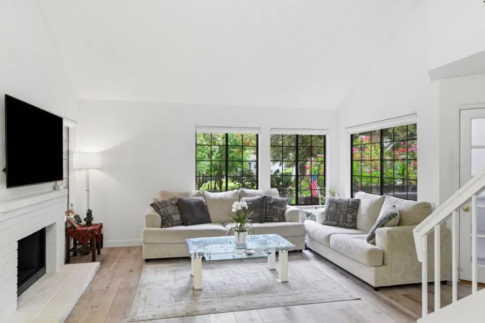 2561 Yerba Bank San Jose, CA 95121