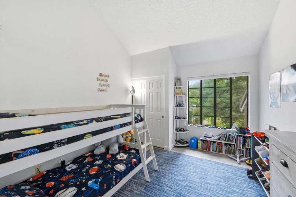 2561 Yerba Bank San Jose, CA 95121