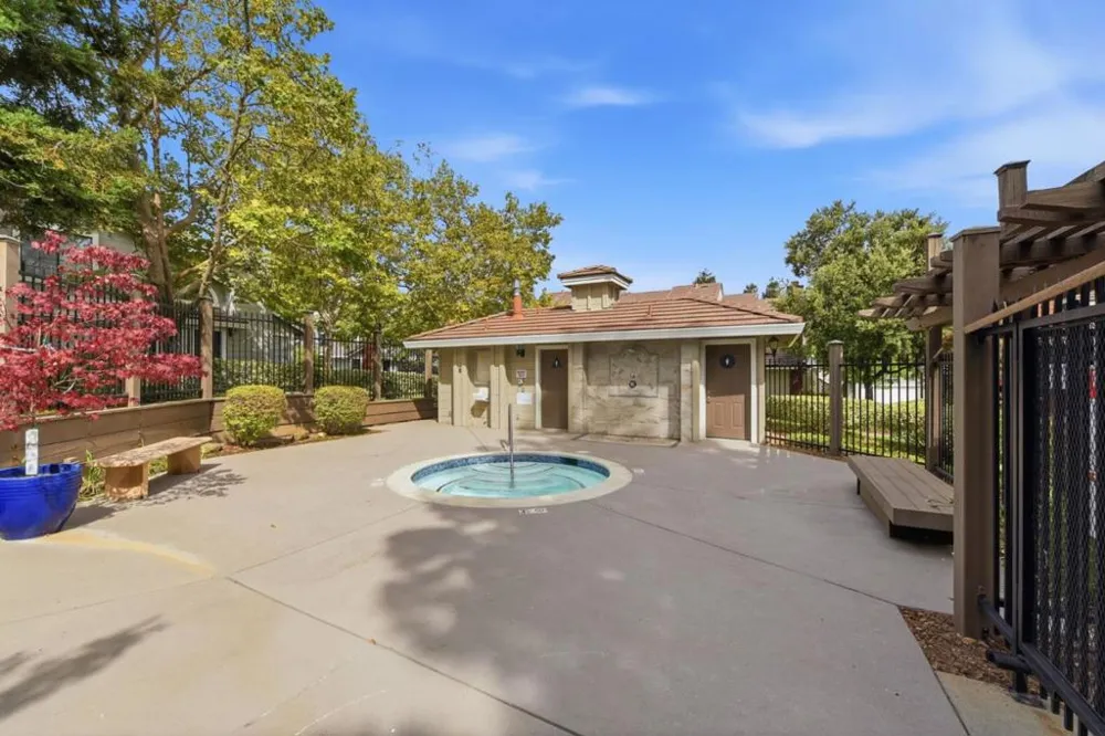 2561 Yerba Bank San Jose, CA 95121