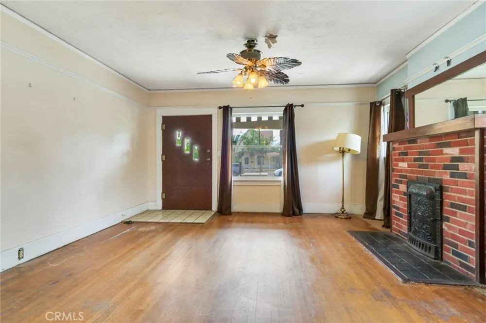 624 S Victoria Corona, CA 92879