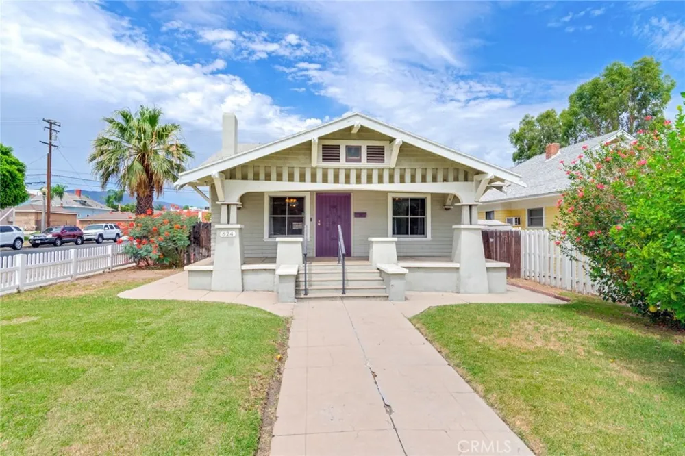 624 S Victoria Corona, CA 92879