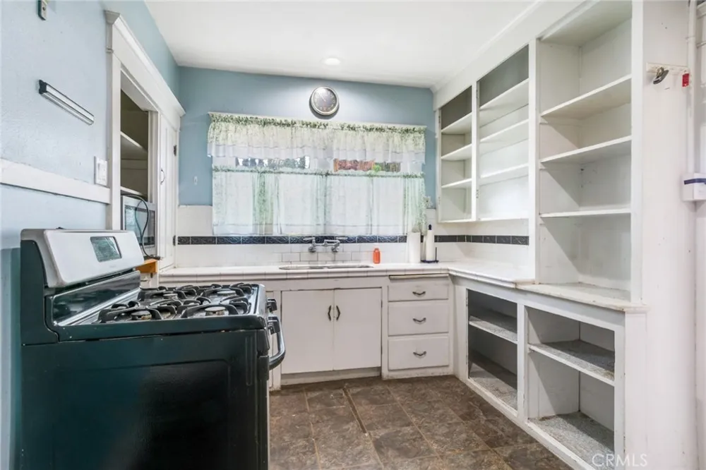 624 S Victoria Corona, CA 92879