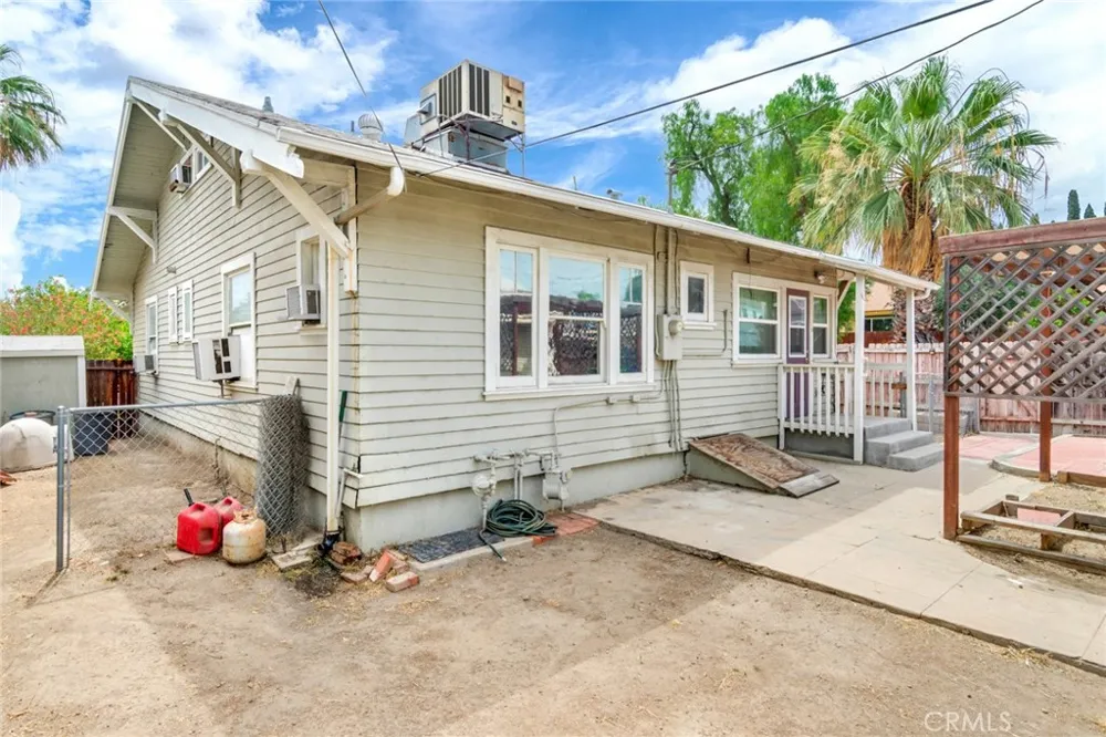 624 S Victoria Corona, CA 92879